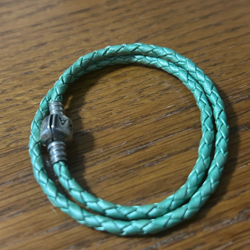 Pandora Double Mint or Light Green Leather Bracelet Size 13.8 Very Good